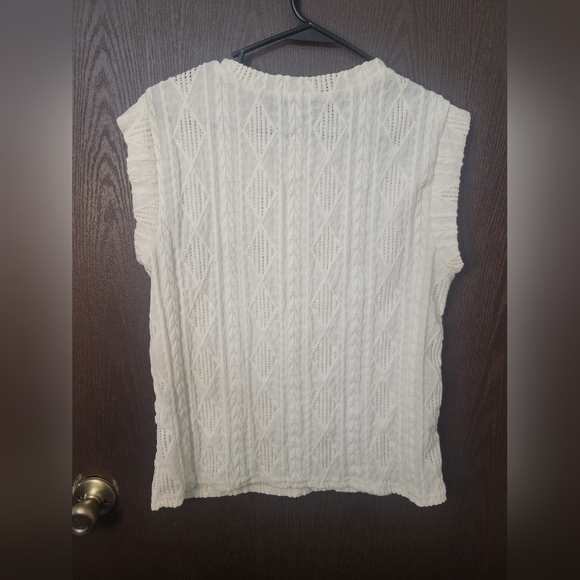 SHEIN Textured White Sleeveless Blouse - Picture 2 of 3